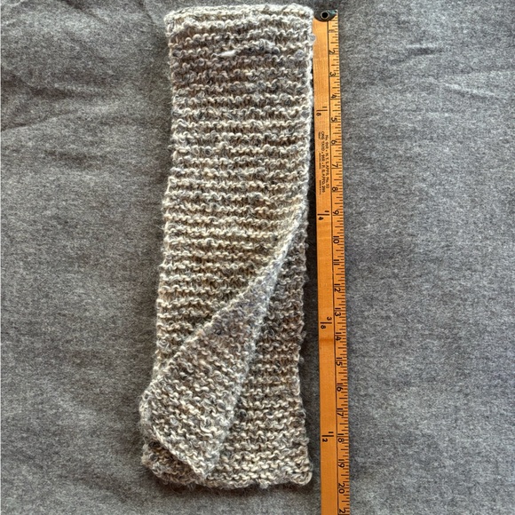 Hand Knit Woolen Scarf - Picture 5 of 5